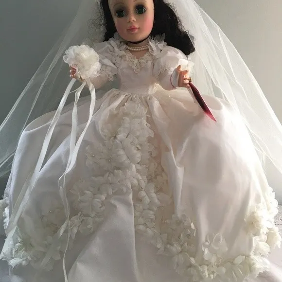 Madame Alexander 21” CISSY Bride Doll NIB Retired SilkTaffeta Pearls, Lace Veil