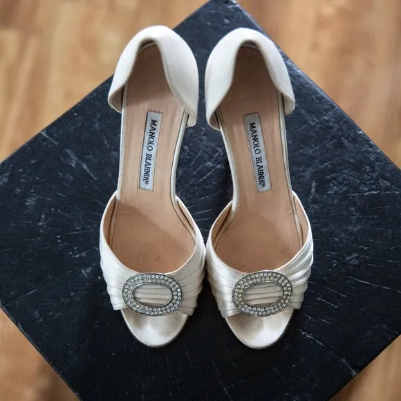 Manolo Blahnik Sedaraby D'Orsay Heels