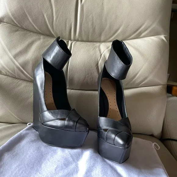 Max Azria Nayoko Shoes Sz 39