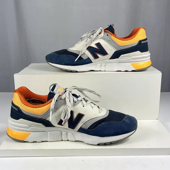 Men’s New Balance 997H Sneaker in Moon Shadow.