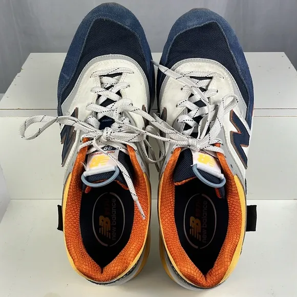 Men’s New Balance 997H Sneaker in Moon Shadow.
