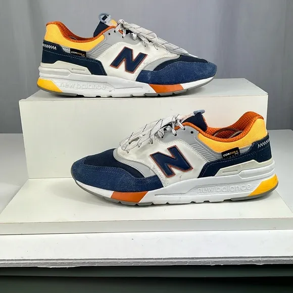 Men’s New Balance 997H Sneaker in Moon Shadow.