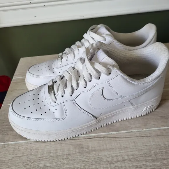 Mens Nike Air Force 1 '07 White Size 10 Shoes Low Top Sneakers