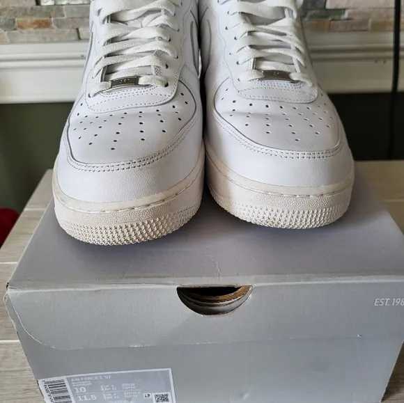 Mens Nike Air Force 1 '07 White Size 10 Shoes Low Top Sneakers