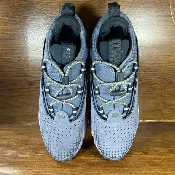 Mens Trail Running Shoes size 11