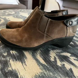MERRELL Brown Size 8.5 Leather Shoes with Select Grip Sole