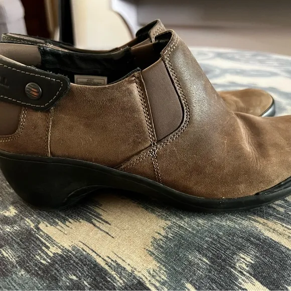 MERRELL Brown Size 8.5 Leather Shoes with Select Grip Sole