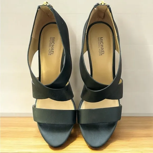 MICHAEL KORS Leather Open Toe, Zip up Back 3.5” heel women’s platform shoes US 6
