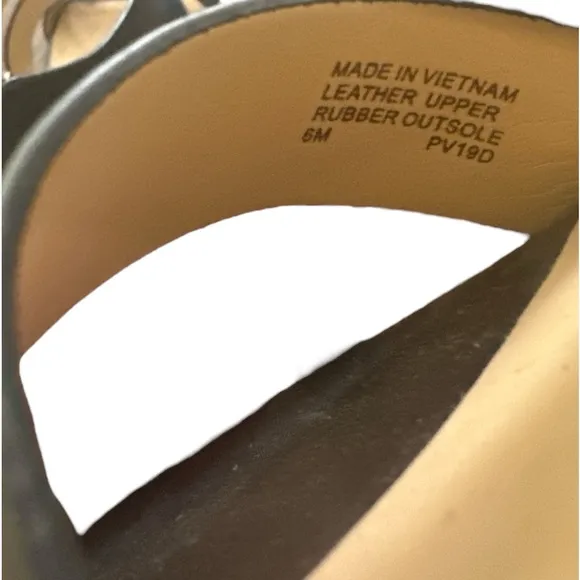 MICHAEL KORS Leather Open Toe, Zip up Back 3.5” heel women’s platform shoes US 6