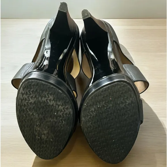 MICHAEL KORS Leather Open Toe, Zip up Back 3.5” heel women’s platform shoes US 6