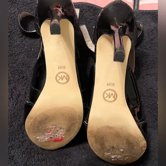 Michael Kors Tamara Women's Black Patent Leather Open Toe Heels Shoes, size 9.5