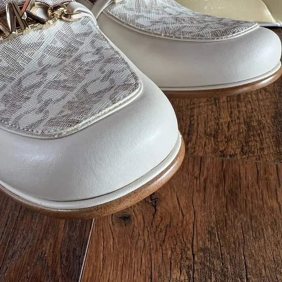 Michael Kors Tiffanie Leather and Empire Monogram Heeled Mule size 9