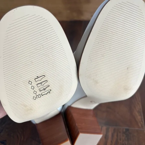 Michael Kors Tiffanie Leather and Empire Monogram Heeled Mule size 9