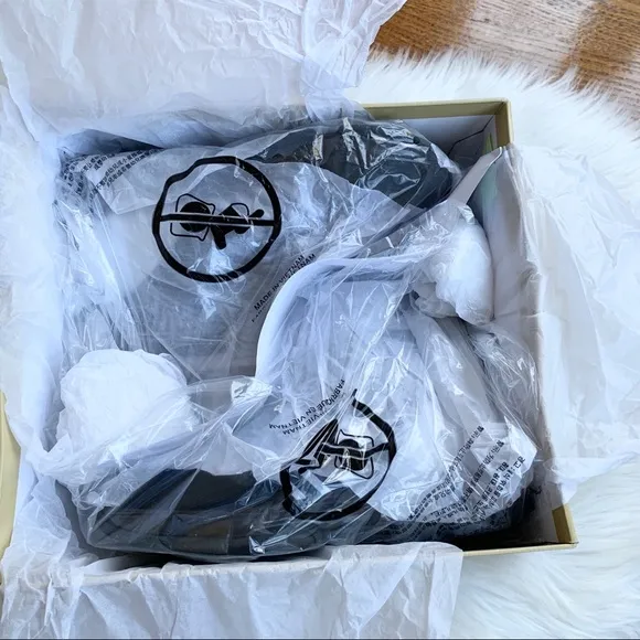 Michael Michael Kors woman’s Kendra Bootie Shoes size 7 Black White