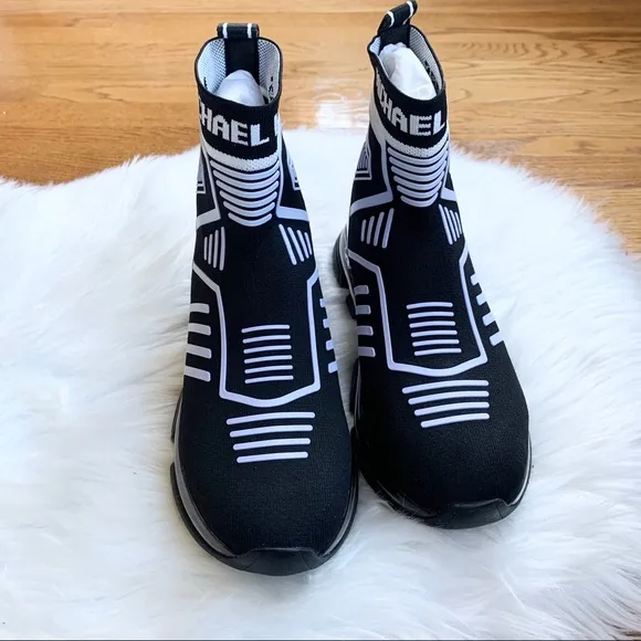 Michael Michael Kors woman’s Kendra Bootie Shoes size 7 Black White