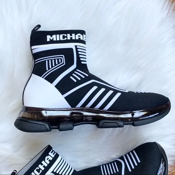 Michael Michael Kors woman’s Kendra Bootie Shoes size 7 Black White