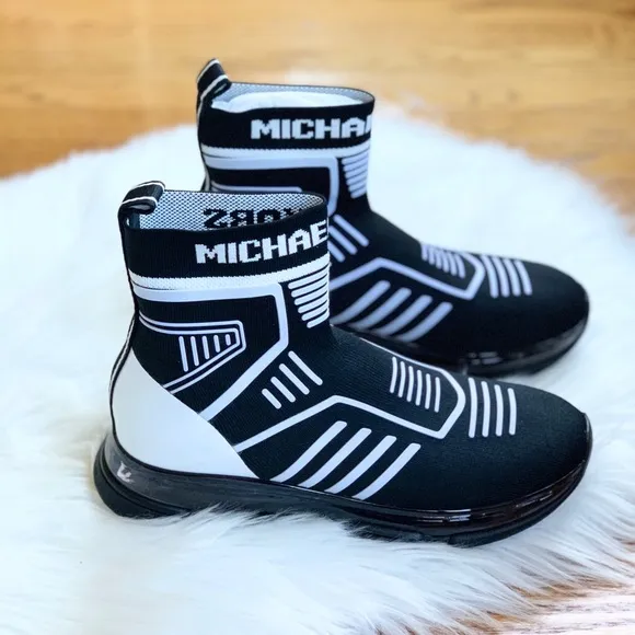 Michael Michael Kors woman’s Kendra Bootie Shoes size 7 Black White