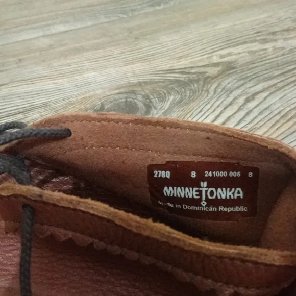 Minnetonka Leather Lightweight Slouchy Lace Up Moccasin Shoes