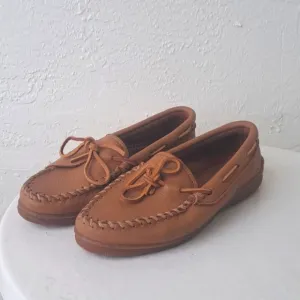 Minnetonka shoes size 8.5