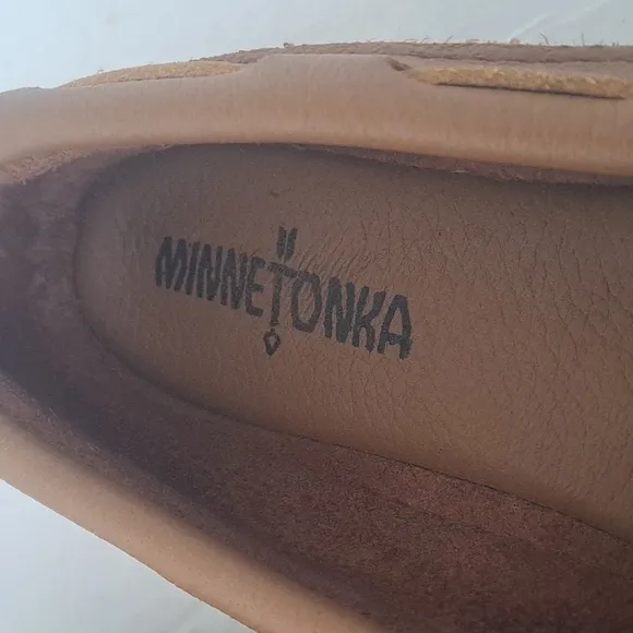 Minnetonka shoes size 8.5