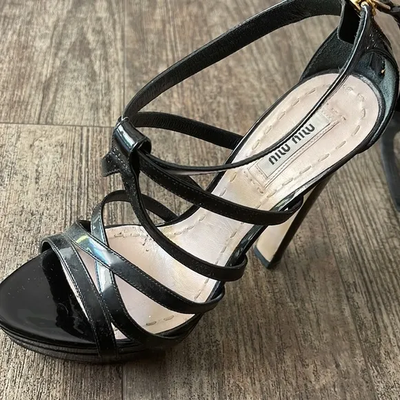 MIU MIU BLACK HIGH HEEL SHOES