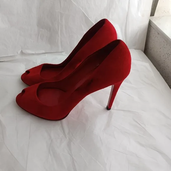 Miu miu red suede pumps size 39