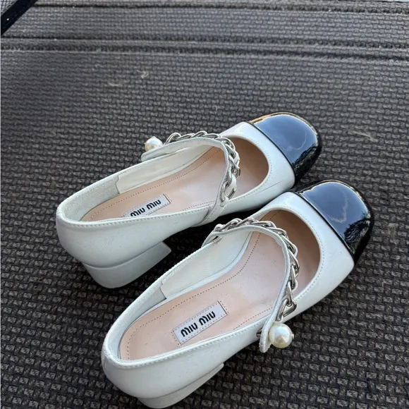 Miu Miu Women's White and Black Chain Detail Shoes