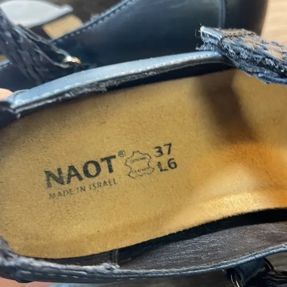 NAOT Mary Jane leather shoes woman’s size 6 (f59)