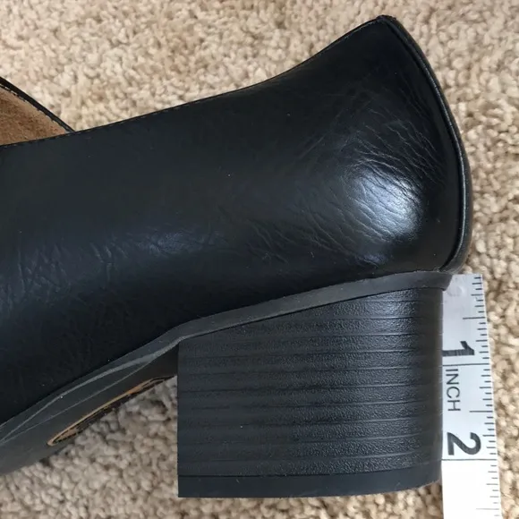 Natural Soul Size 9 M black shoes