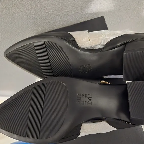Naturalizer Banks Elegant Black Slingback Women's Shoes