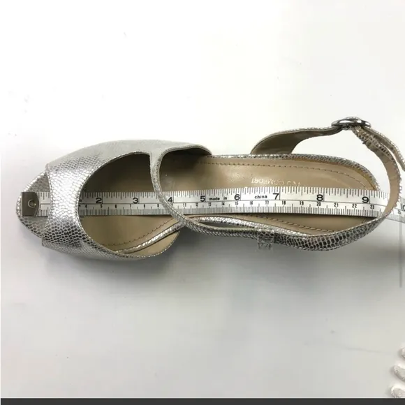 Naturalizer Inspire silver metallic slipper strappy peep toe sandal Size 6.5