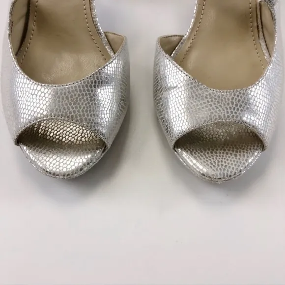 Naturalizer Inspire silver metallic slipper strappy peep toe sandal Size 6.5