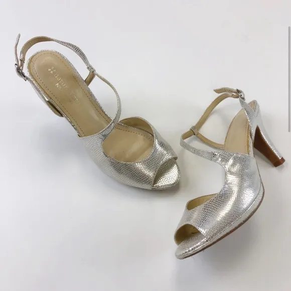 Naturalizer Inspire silver metallic slipper strappy peep toe sandal Size 6.5