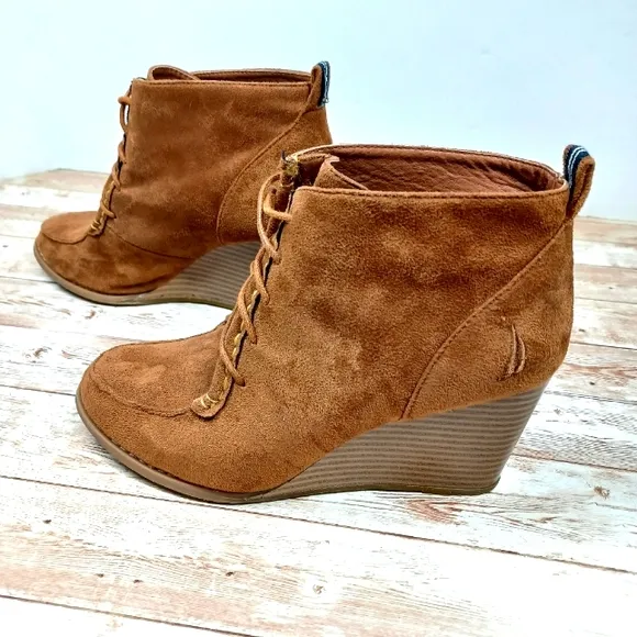 Nautica Suede Like Wedge Heel Ankle Boots Bootie Lace Up Shoes Tan Size 8
