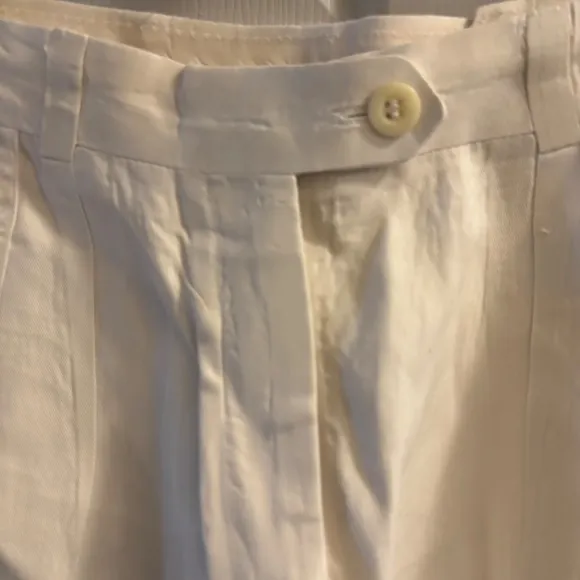 Neiman-Marcus Cream Henry Grethel Shorts Size 8