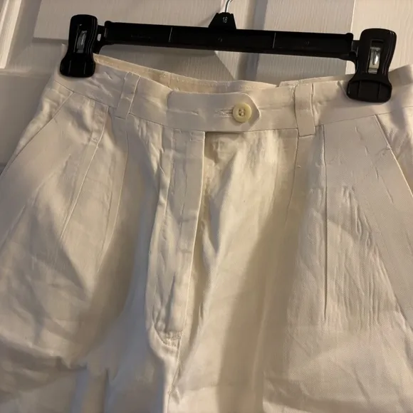 Neiman-Marcus Cream Henry Grethel Shorts Size 8