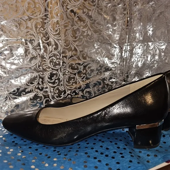 NEVER WORN NATURALIZER WANDA GENUINE LEATHER N5 COMFORT BLACK SHOES LOW HEELS 8N