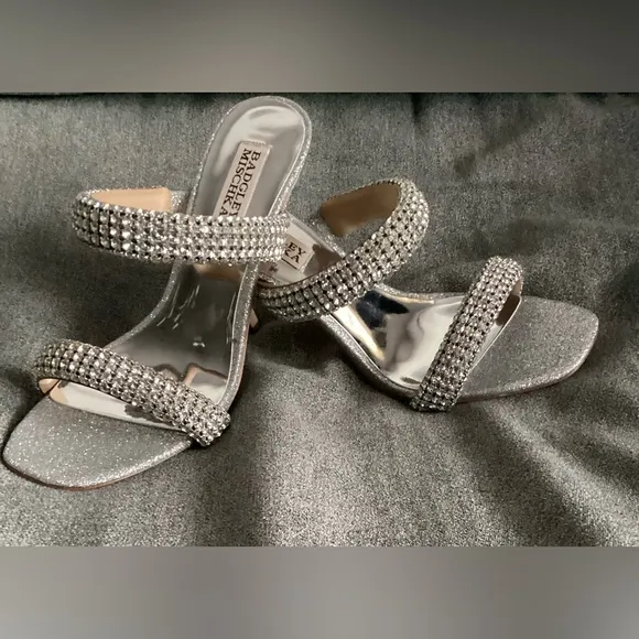 New Badgley Mischka Sade Jeweled Double-Band Silver Stiletto Sandals size 8
