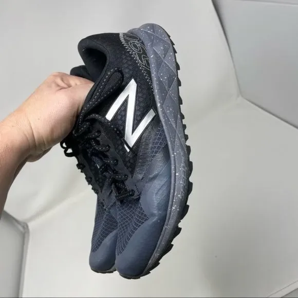 New Balance 690 AT Mens 8.5 Running Trail Shoes