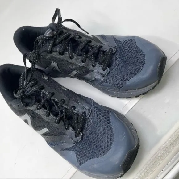 New Balance 690 AT Mens 8.5 Running Trail Shoes