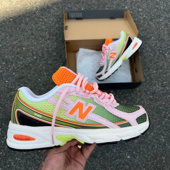 New Balance 740 Multicolor Sneakers