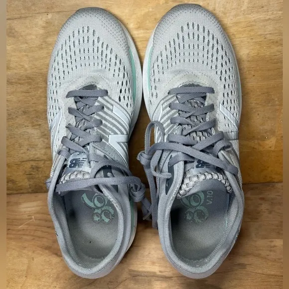 New Balance 860 v10 REFLECTIVE Womens Size 8.5 (B) Running Shoes Gray Silver