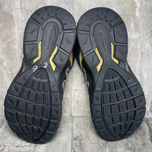 New Balance 990v5 Black &amp; Gold Shoes - Size: 1.5