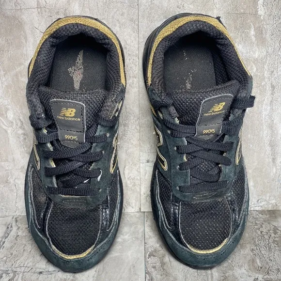 New Balance 990v5 Black &amp; Gold Shoes - Size: 1.5