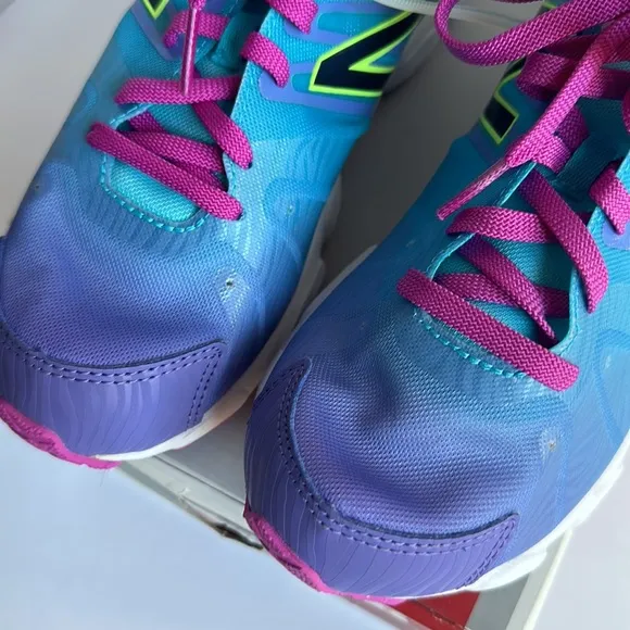 New Balance KJ890MBG Athletic Shoes Sneakers Size 4.5 Bright Fun Colors