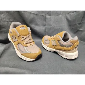 New Balance Toddlers 2002 Sneakers IC2002CE Lace Up Beige Size 6 NEW IN BOX!