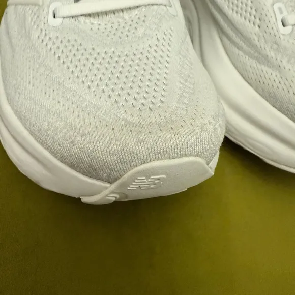 New Balance Women's Fresh Foam X 1080v13 Running Sneakers tennis white size 9