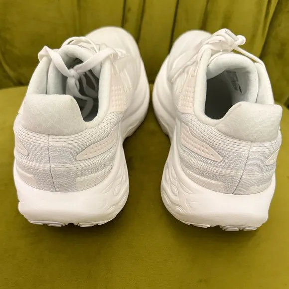 New Balance Women's Fresh Foam X 1080v13 Running Sneakers tennis white size 9