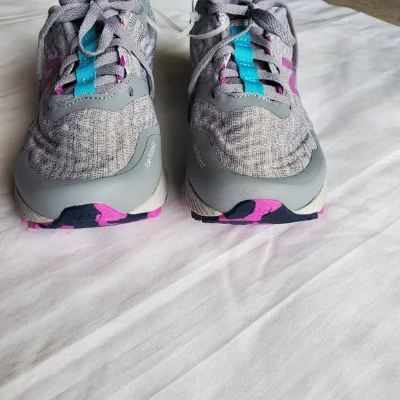New Balance Women's NITREL V3 SpeedRide Trail Running Sneakers Size 6 NWOB