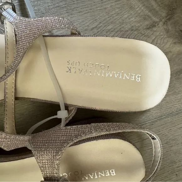 NEW! Benjamin Walk Delilah Sandal - Size 10.5